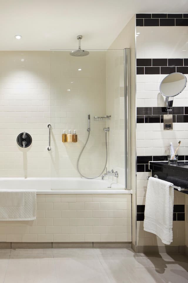 Superior King Room · photo 8