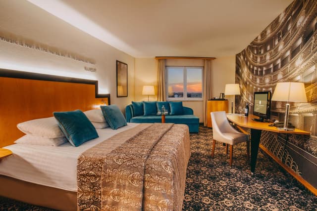 Executive Double Room with Panoramic City View and Executive Lounge · photo 1