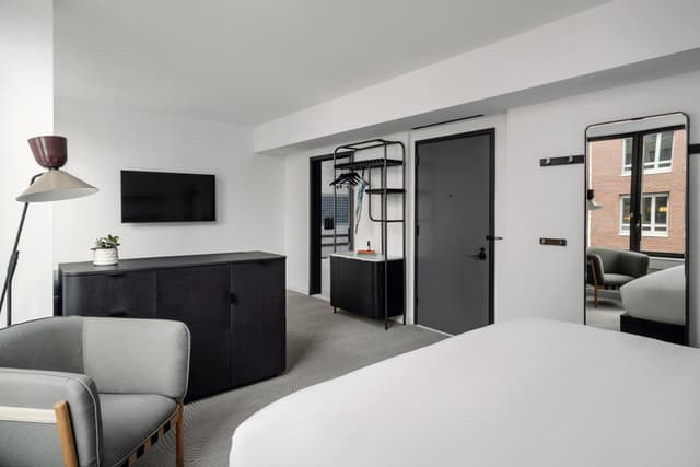 King Suite · photo 5