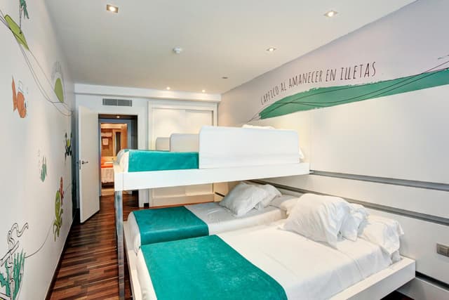 Habitación Cuádruple con Vista al Mar · foto 2