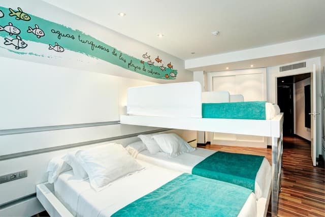 Habitación Cuádruple con Vista al Mar · foto 3