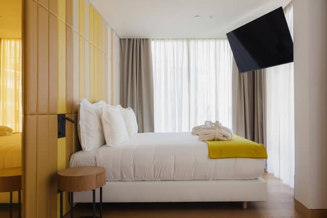 Deluxe Double Room Single Use with City View · photo 4