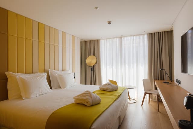 Deluxe Double Room with City View · photo 5