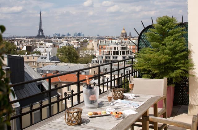 Superior Double Room with Terrace and Eiffel Tower View · photo 7