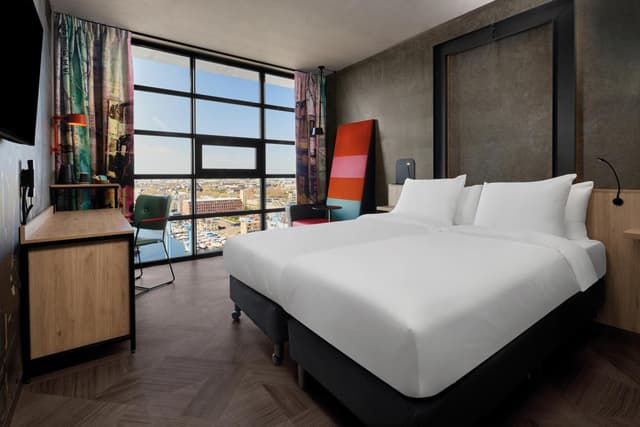 City Twin Panorama Room · photo 1