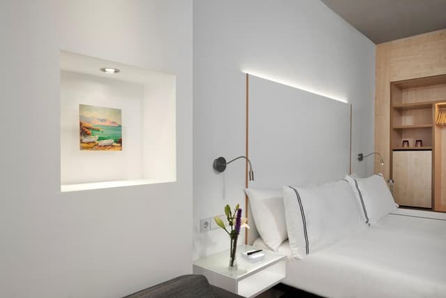 Double or Twin Room · photo 3