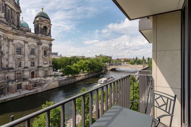 Colección Premium con Balcón y Vista a la Catedral · foto 7