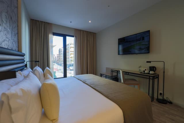 Deluxe Double or Twin Room · photo 5