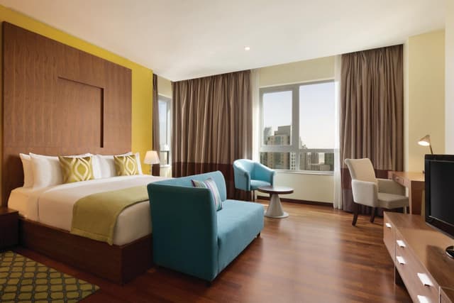 Habitación Premium con Balcón King de 1 Dormitorio, Vista al Centro, Fumador, Transferencia Gratuita a Kite Beach, Dubai Mall y Estación de Metro · foto 2