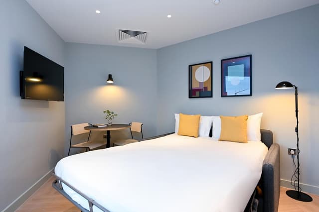 One-Bedroom Apartment · photo 4