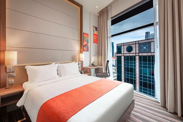 Standard Queen Room with Free Breakfast - Top Floor · photo 6