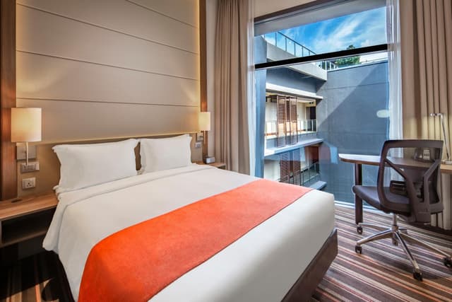 Standard Queen Room with Free Breakfast - Top Floor · photo 1