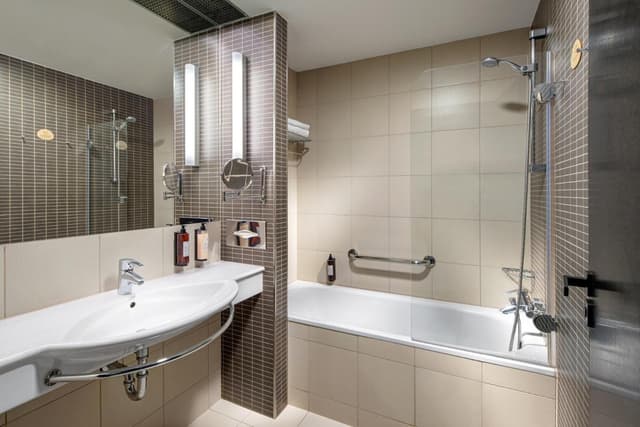 Standard Double or Twin Room · photo 5