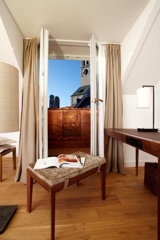 Courtyard Deluxe · photo 1