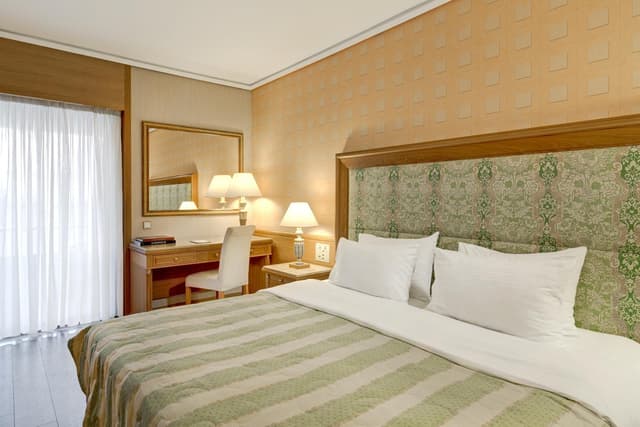 Essential Room · photo 1