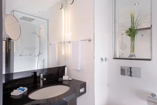 Classic Double or Twin Room · photo 2