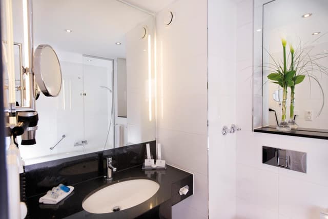 Classic Double or Twin Room · photo 4