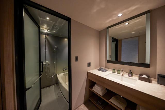 Habitación Doble Deluxe (con cama extra para 3 adultos) · foto 5