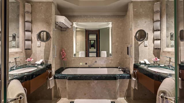 Grand Deluxe King Room · photo 4