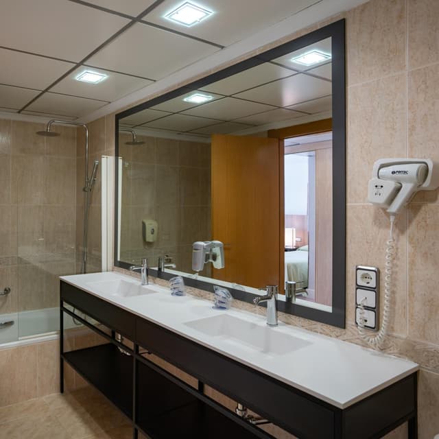 Family Room (3 Adults + 2 Children) · foto 6