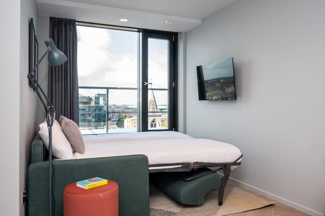 One Bed Apartment · photo 6