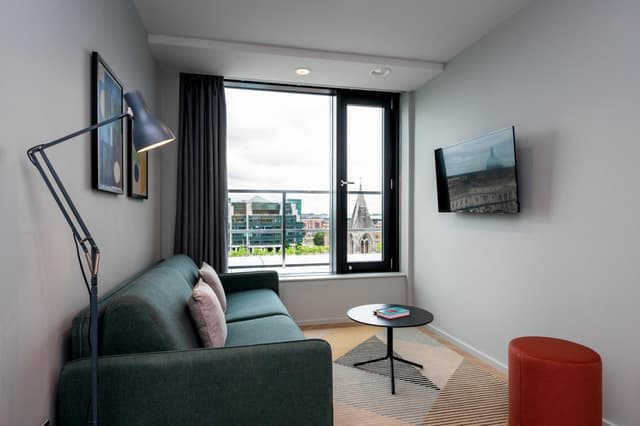 One Bed Apartment · photo 2