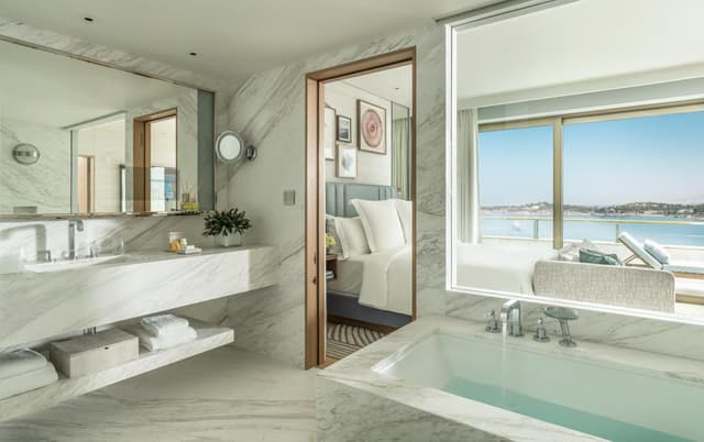 King Suite with Arion Sea View One Bedroom · photo 2