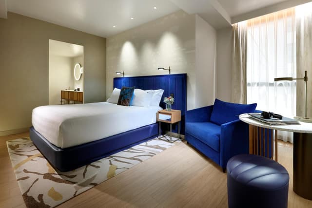 Deluxe Family Room · photo 1