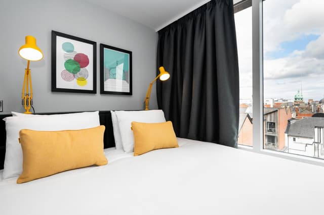 Cozy and stylish retreat with a city view!