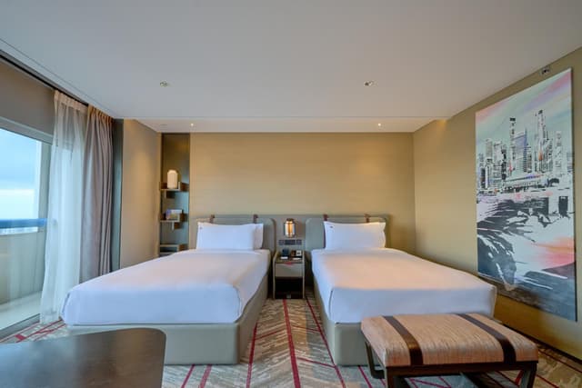 Executive, 2 Doubles, L65 Lounge Access, High Floor, Balcony, City View · photo 5