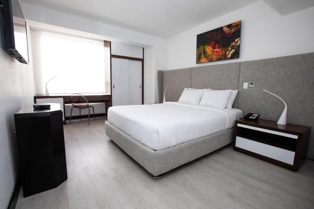 Queen Room · photo 1