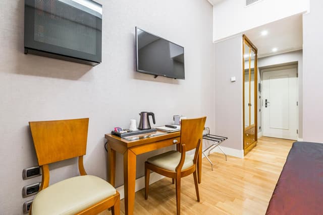Double or Twin Room · photo 2