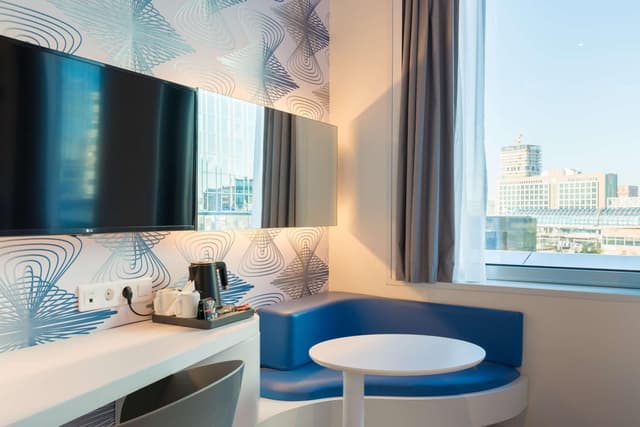 Standard Room with Panoramic City View · photo 2