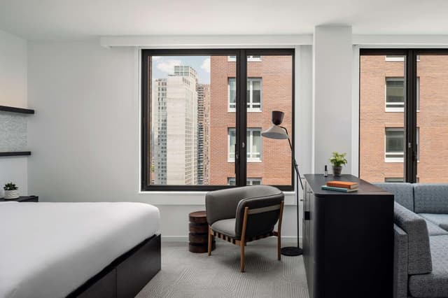 King Suite · photo 8