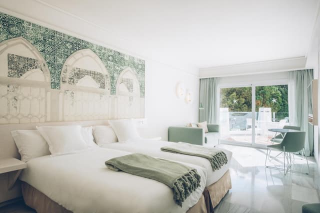 Double Room with Pool View · photo 1
