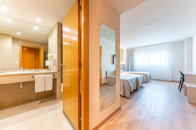 Habitación Cuádruple sin Terraza (2 Adultos) · foto 1