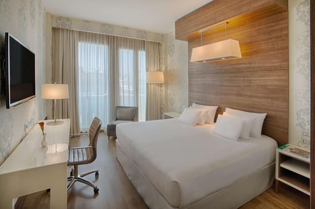 Premium Double or Twin Room · photo 3