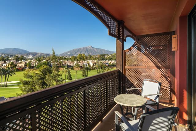 Superior Double or Twin room with Golf View · photo 6