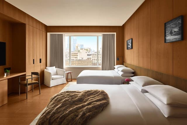 Deluxe Room with Two Queen Beds · photo 4