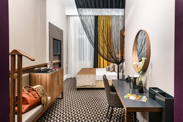 Superior Double or Twin Room · photo 8