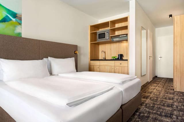 Standard Twin Room with Kitchenette - Non-Smoking · photo 5