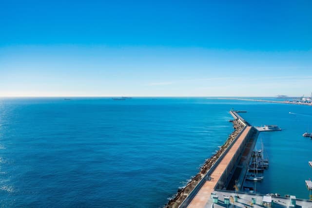Premier Sky Twin Room with Two Twin Beds and Marina View · photo 5