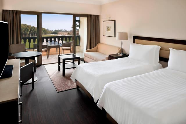 Deluxe Garden View Room, Guest room, 2 Twin,Garden view, Balcony · photo 3