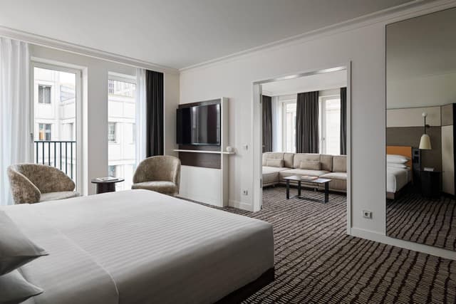 Suite Ejecutiva con acceso al salón, 1 cama King · foto 1