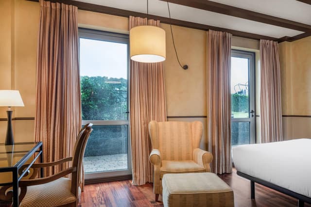 Deluxe Room Queen, Guest room, 1 Queen · photo 1