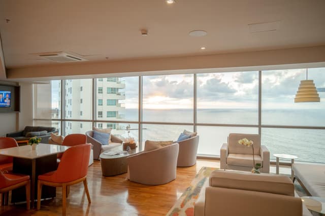 Classic Queen Room with Two Queen Beds and Ocean View · photo 4