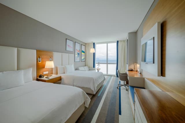 Classic Queen Room with Two Queen Beds and Ocean View · photo 3