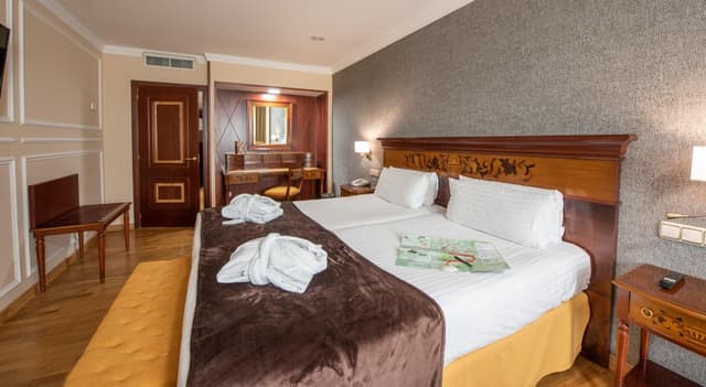 Double or Twin Room · photo 7