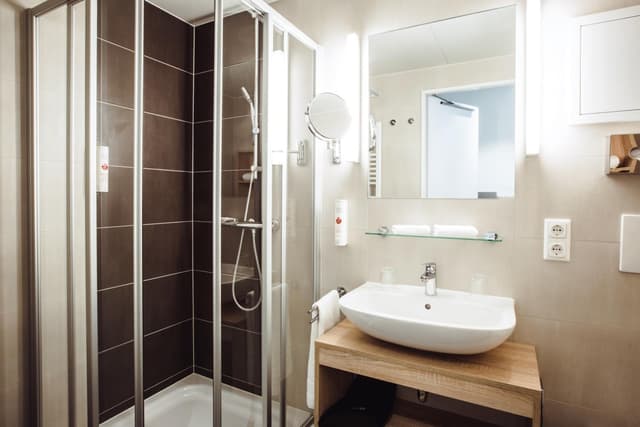 Standard Twin Room with Kitchenette - Non-Smoking · photo 2