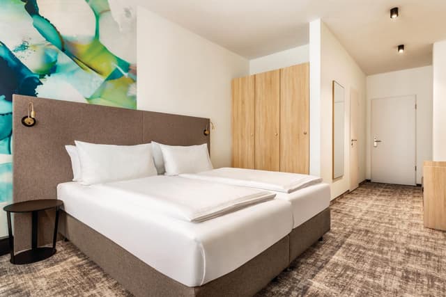 King Size Double Room - Non-Smoking · photo 5